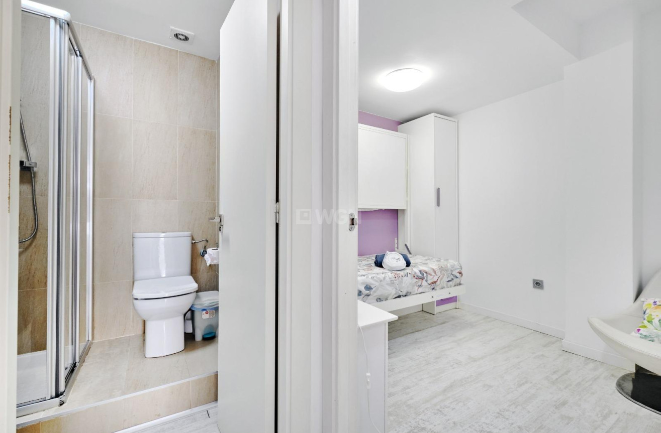 Resale - Apartment / flat - Torrevieja - Playa del Cura