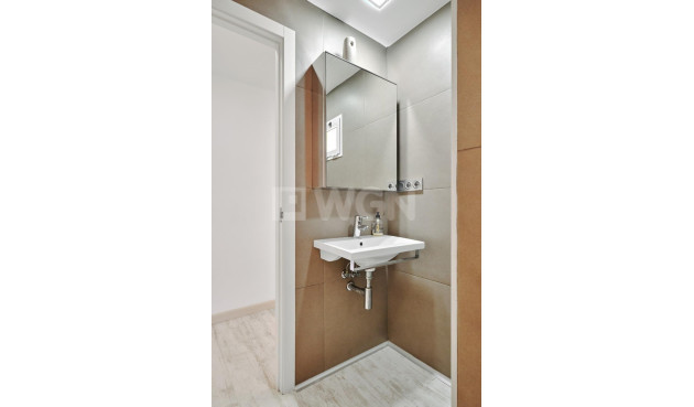 Resale - Apartment / flat - Torrevieja - Playa del Cura