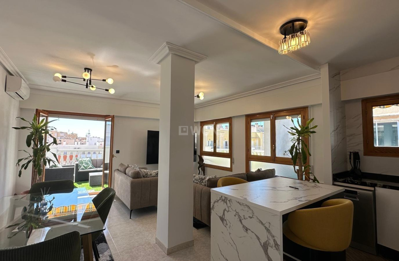 Resale - Apartment / flat - Torrevieja - Centro