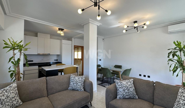 Resale - Apartment / flat - Torrevieja - Centro