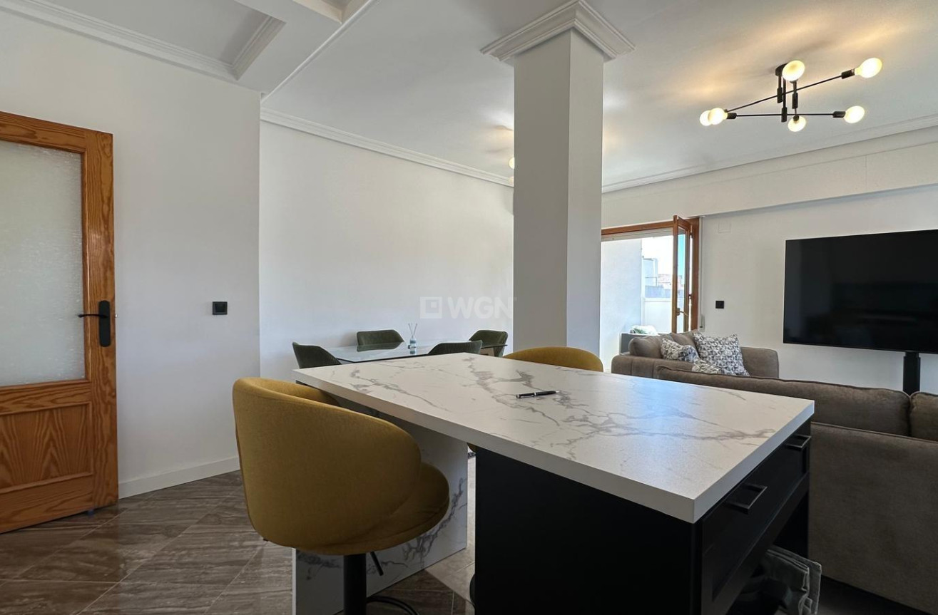 Resale - Apartment / flat - Torrevieja - Centro