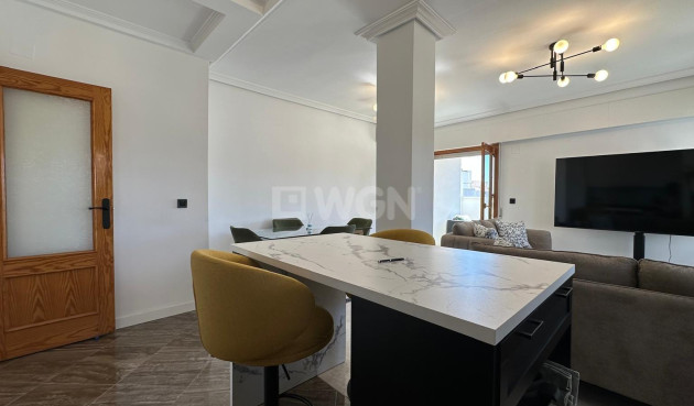 Resale - Apartment / flat - Torrevieja - Centro