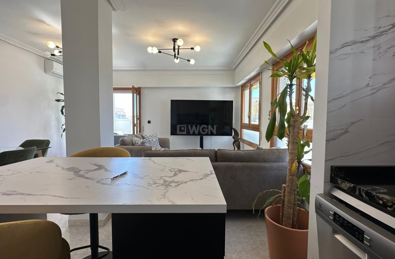 Resale - Apartment / flat - Torrevieja - Centro