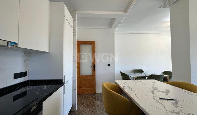 Resale - Apartment / flat - Torrevieja - Centro