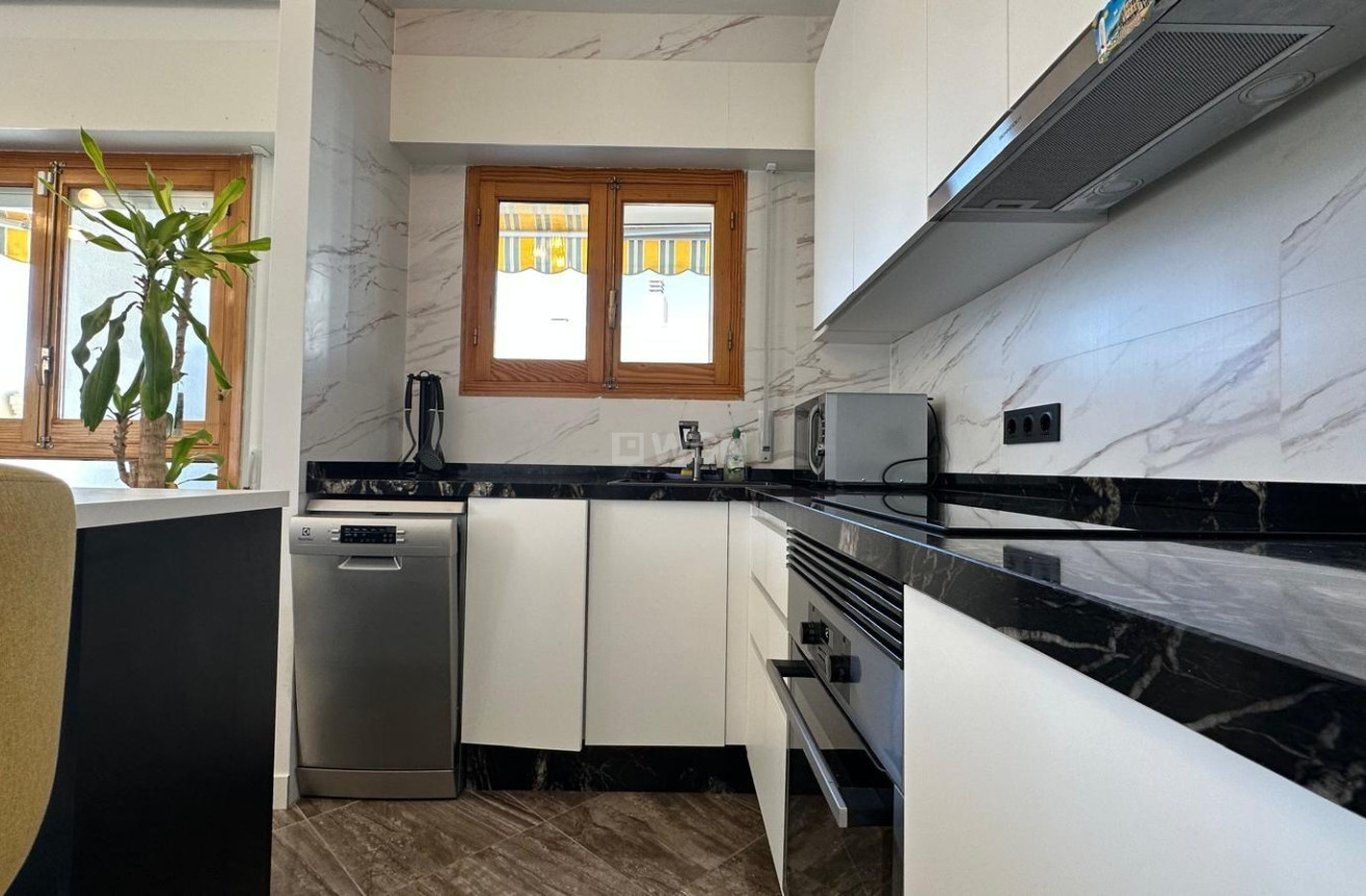 Resale - Apartment / flat - Torrevieja - Centro