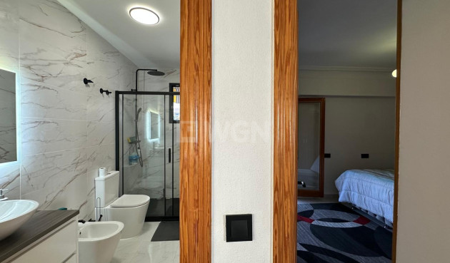 Resale - Apartment / flat - Torrevieja - Centro