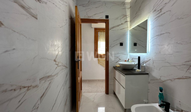 Resale - Apartment / flat - Torrevieja - Centro