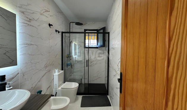 Resale - Apartment / flat - Torrevieja - Centro