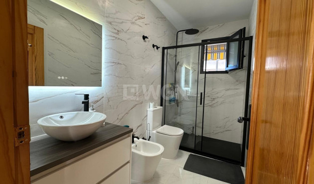 Resale - Apartment / flat - Torrevieja - Centro