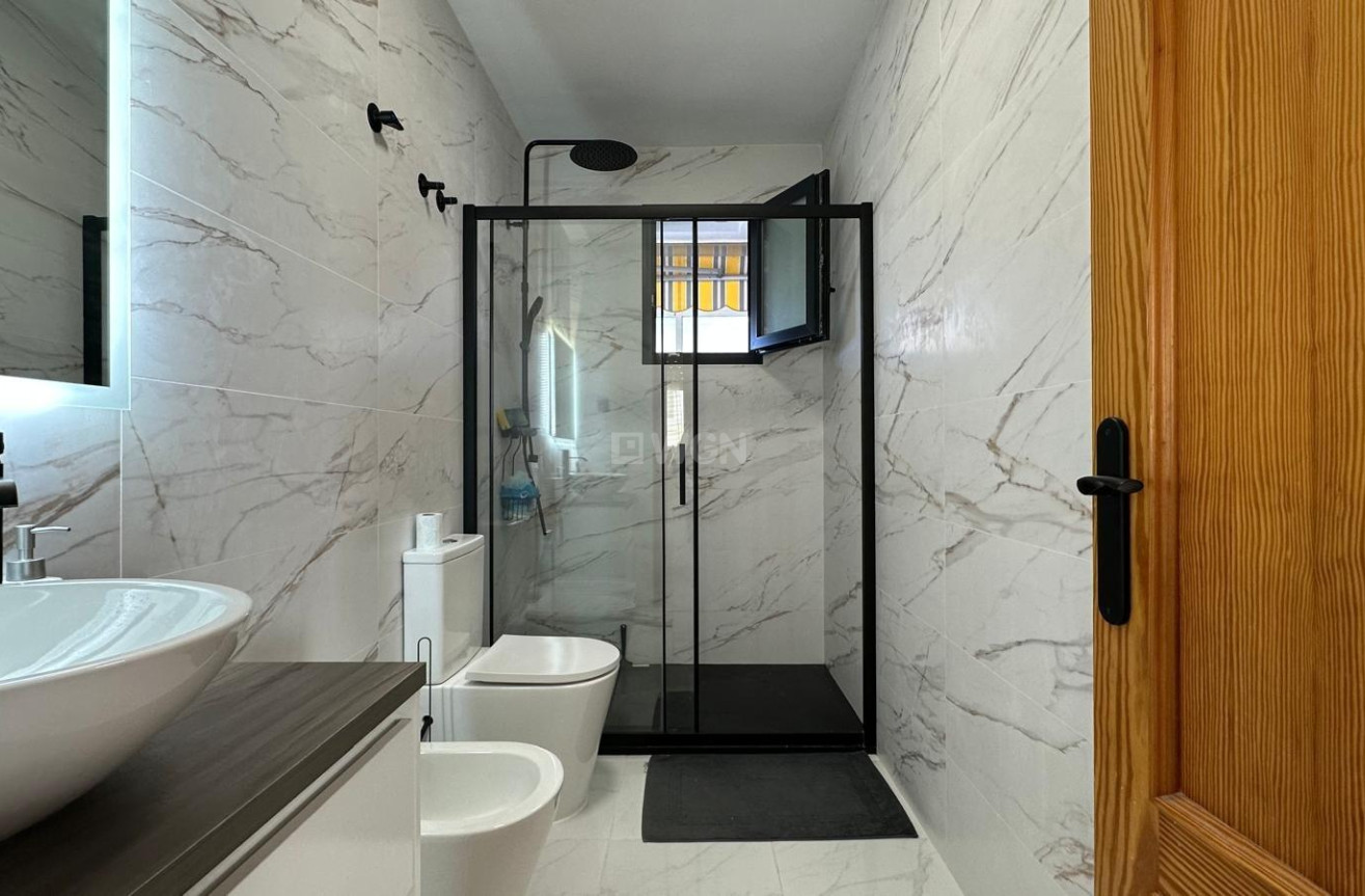 Resale - Apartment / flat - Torrevieja - Centro