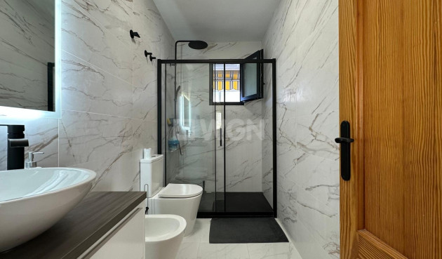 Resale - Apartment / flat - Torrevieja - Centro