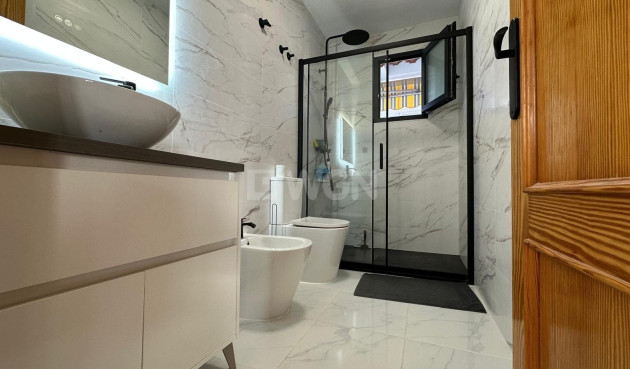 Resale - Apartment / flat - Torrevieja - Centro