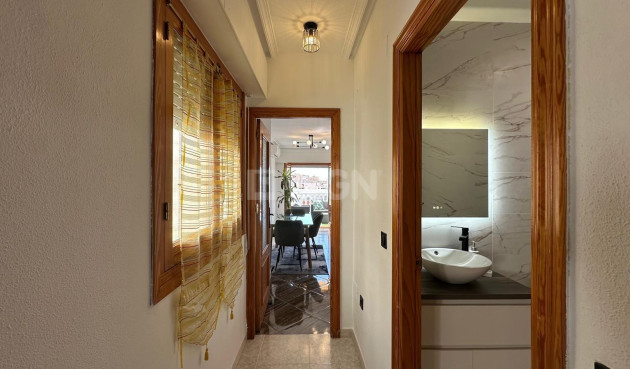 Resale - Apartment / flat - Torrevieja - Centro