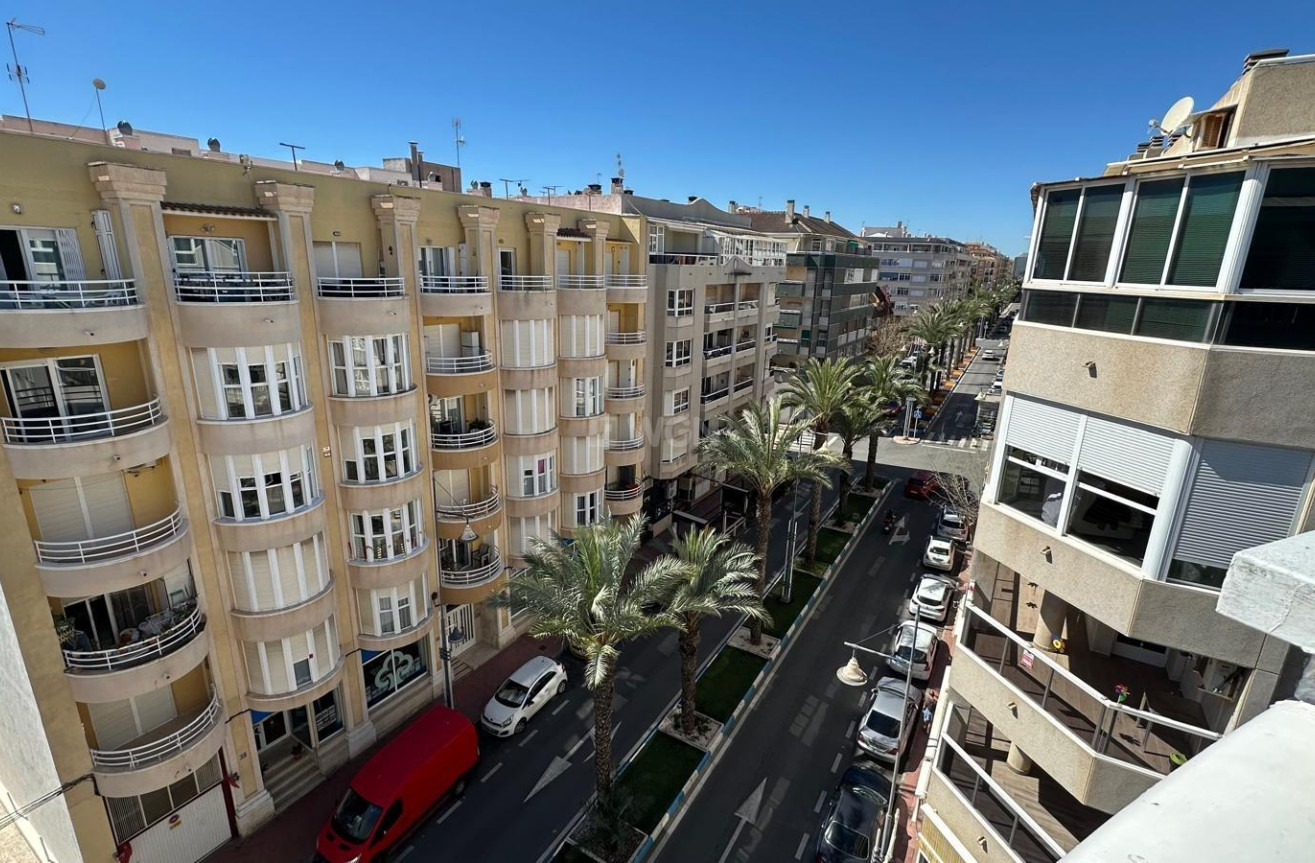 Resale - Apartment / flat - Torrevieja - Centro