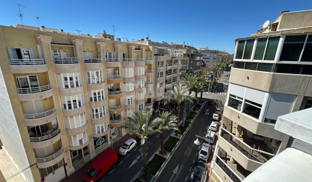 Resale - Apartment / flat - Torrevieja - Centro