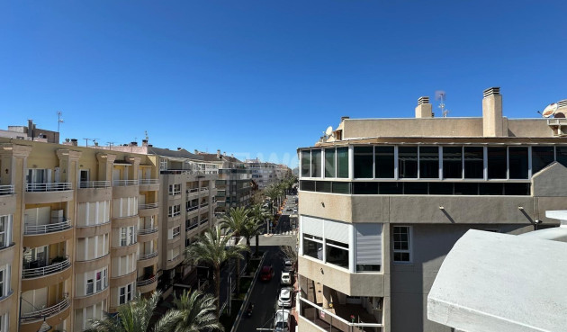 Resale - Apartment / flat - Torrevieja - Centro