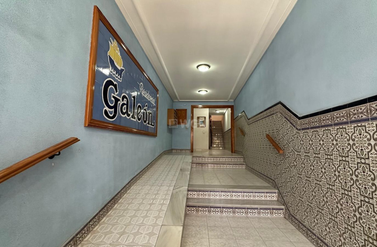 Resale - Apartment / flat - Torrevieja - Centro