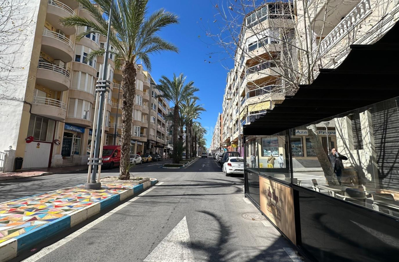 Resale - Apartment / flat - Torrevieja - Centro