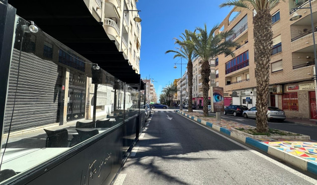 Resale - Apartment / flat - Torrevieja - Centro