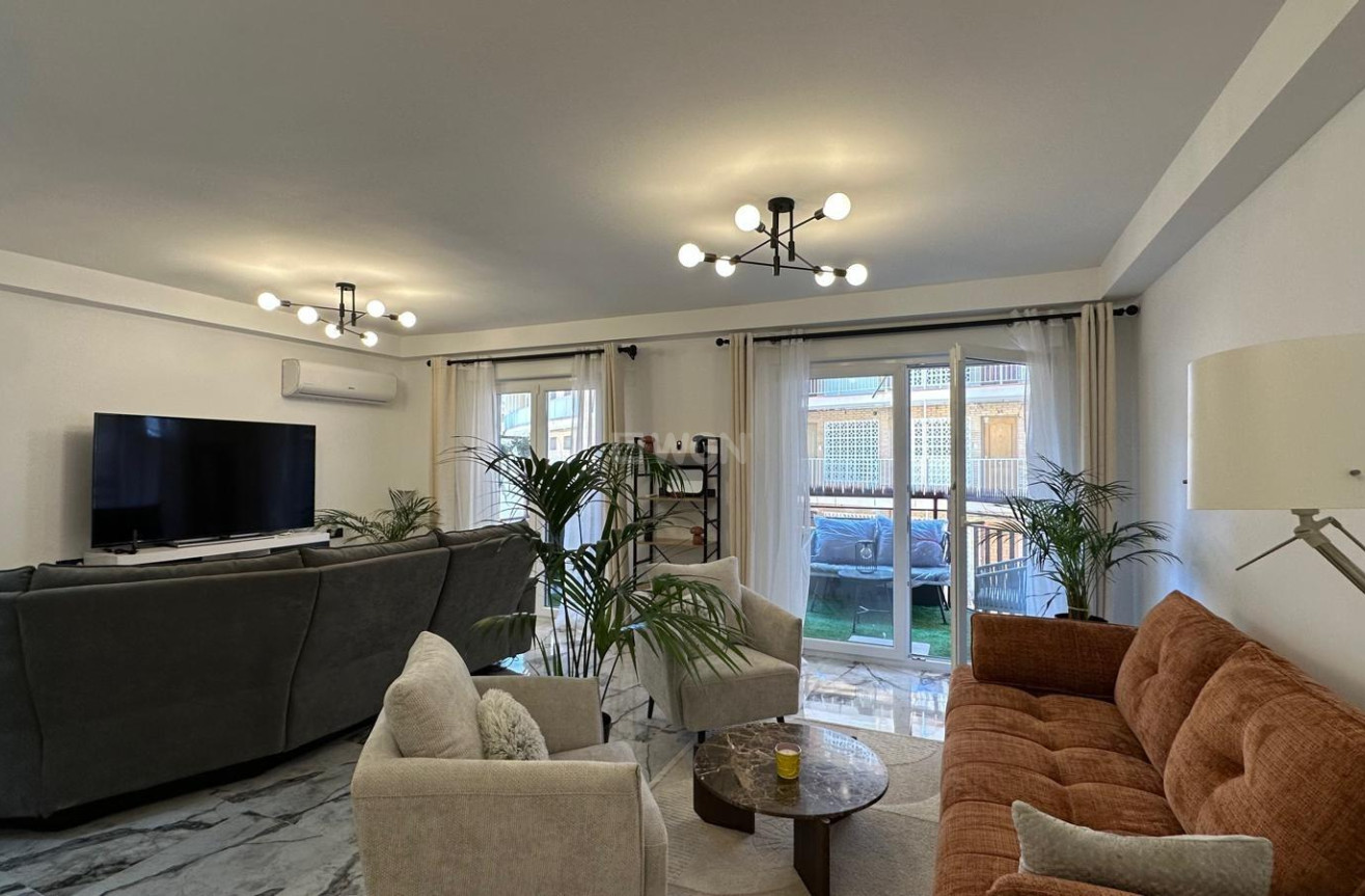 Resale - Apartment / flat - Torrevieja - Playa del Cura