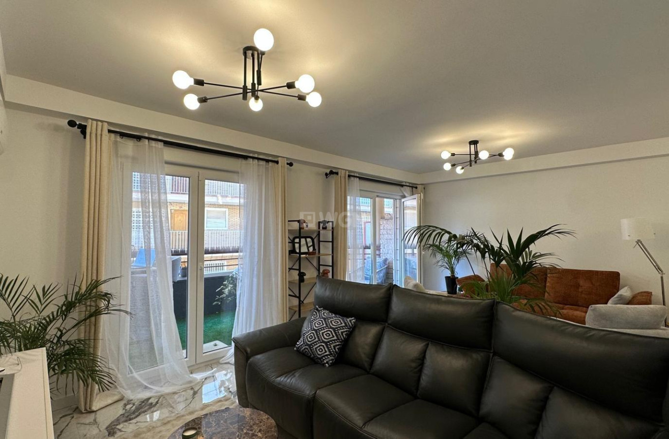 Resale - Apartment / flat - Torrevieja - Playa del Cura