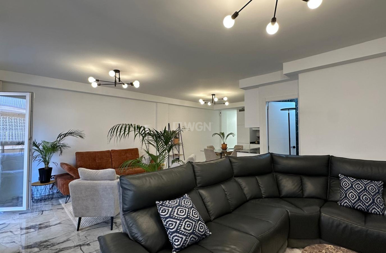 Resale - Apartment / flat - Torrevieja - Playa del Cura