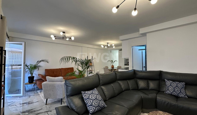 Resale - Apartment / flat - Torrevieja - Playa del Cura