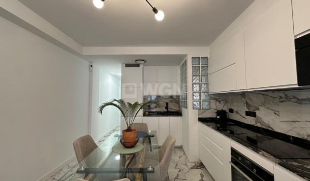 Resale - Apartment / flat - Torrevieja - Playa del Cura