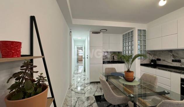 Resale - Apartment / flat - Torrevieja - Playa del Cura