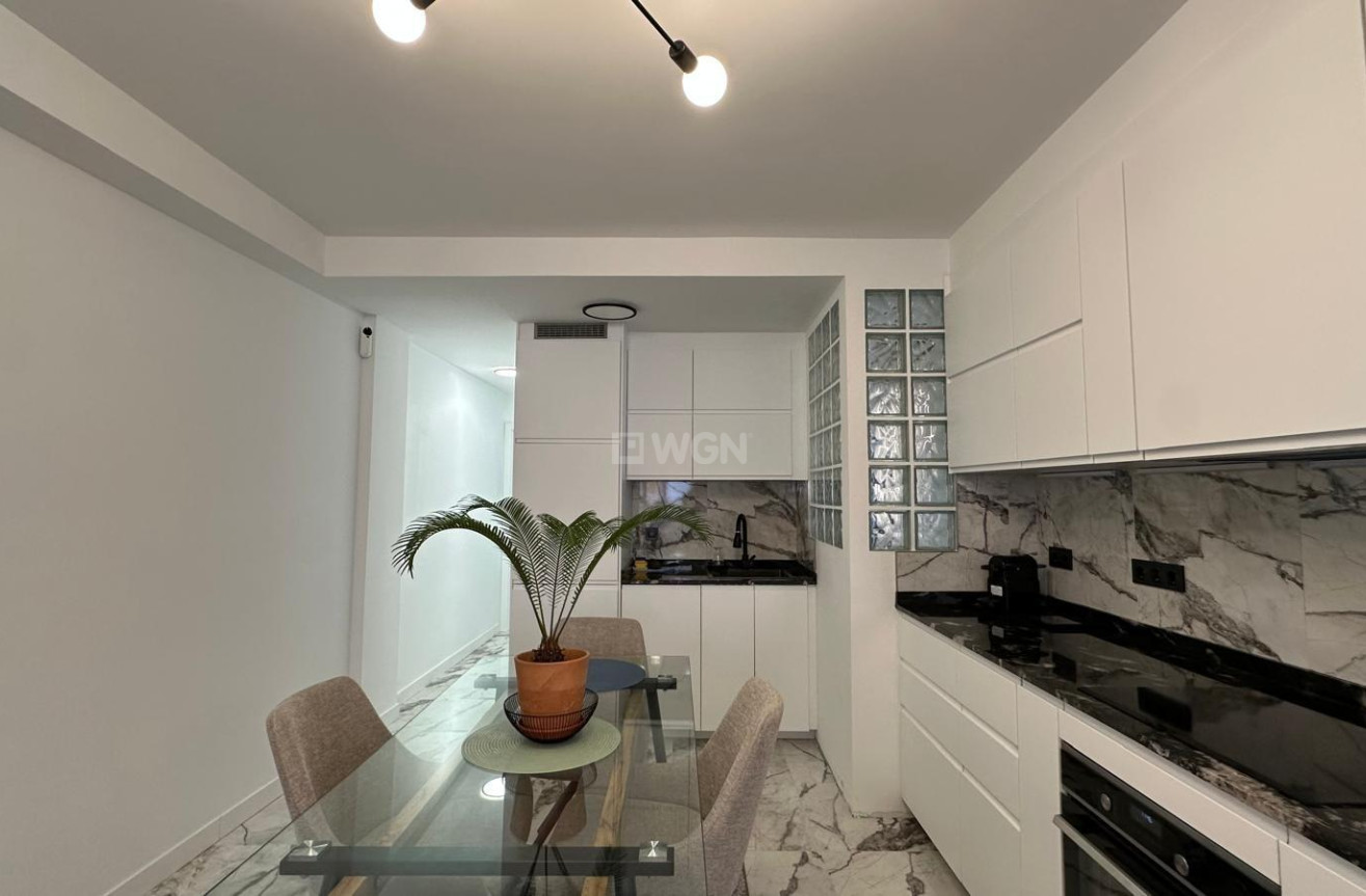 Resale - Apartment / flat - Torrevieja - Playa del Cura