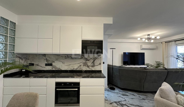 Resale - Apartment / flat - Torrevieja - Playa del Cura