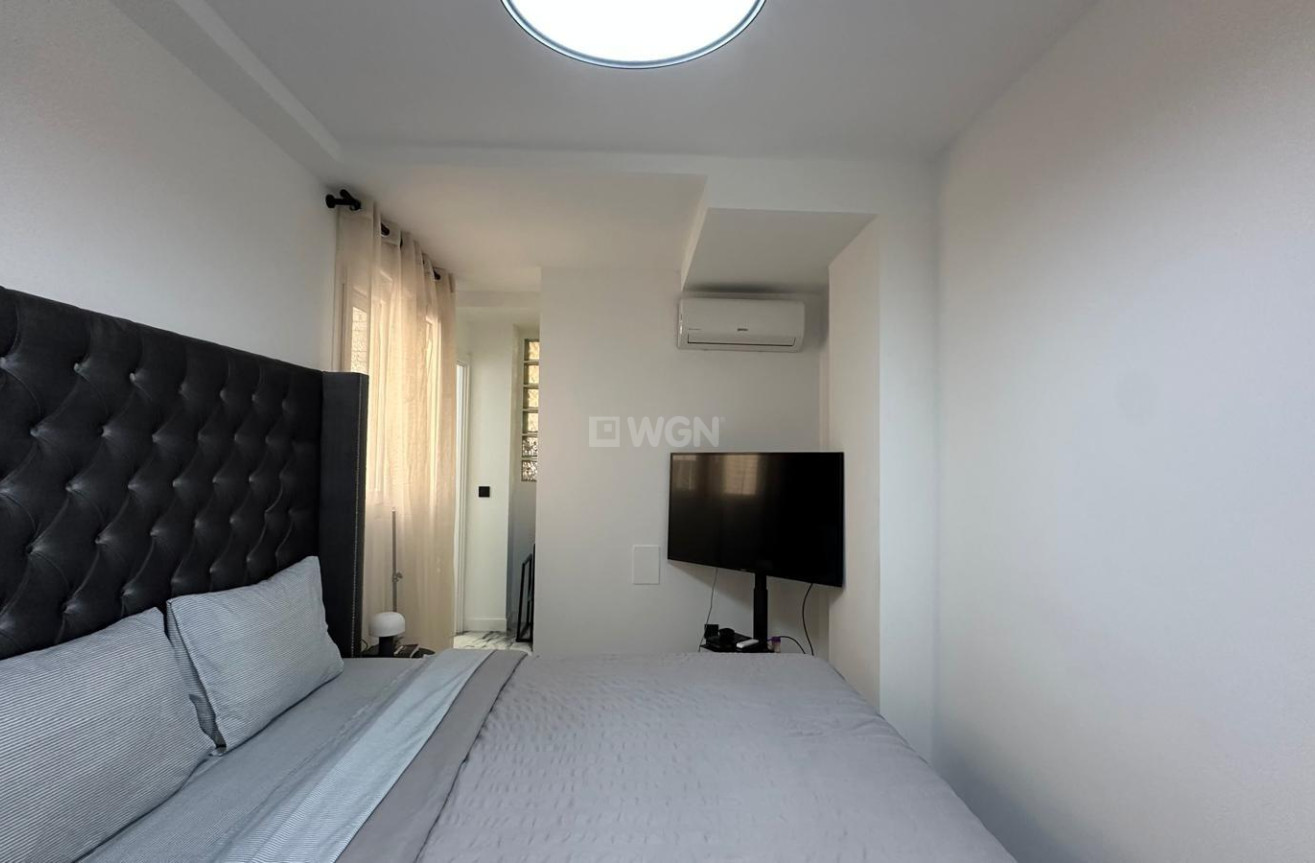 Resale - Apartment / flat - Torrevieja - Playa del Cura