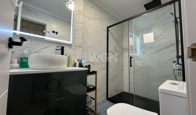 Resale - Apartment / flat - Torrevieja - Playa del Cura