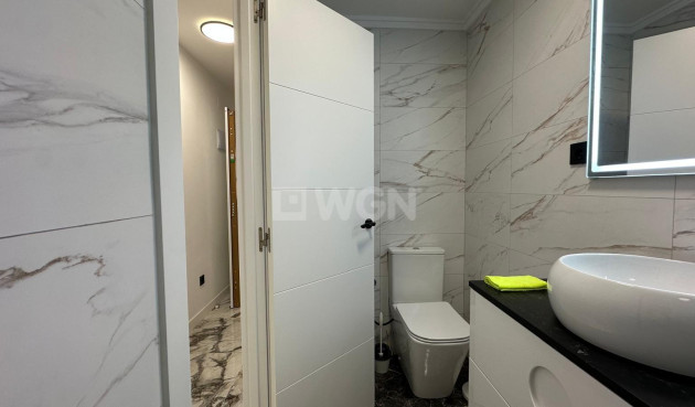 Resale - Apartment / flat - Torrevieja - Playa del Cura