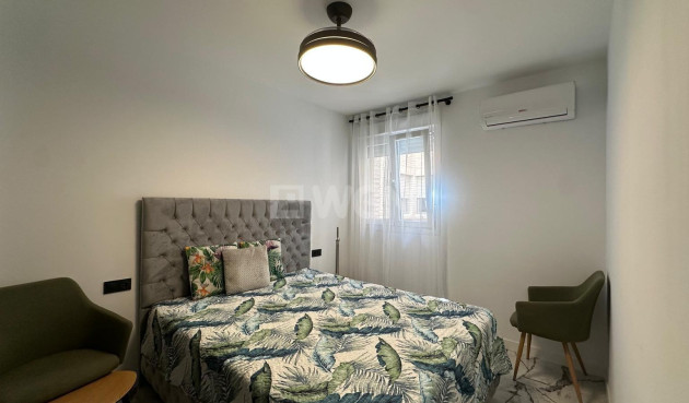 Resale - Apartment / flat - Torrevieja - Playa del Cura