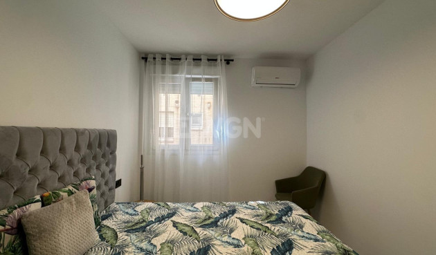 Resale - Apartment / flat - Torrevieja - Playa del Cura