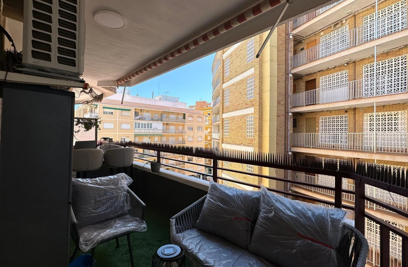 Resale - Apartment / flat - Torrevieja - Playa del Cura