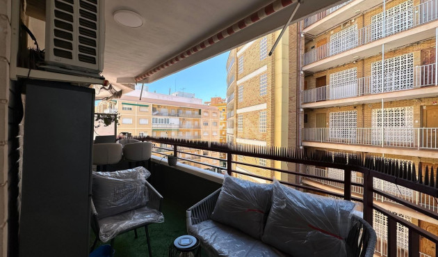 Resale - Apartment / flat - Torrevieja - Playa del Cura