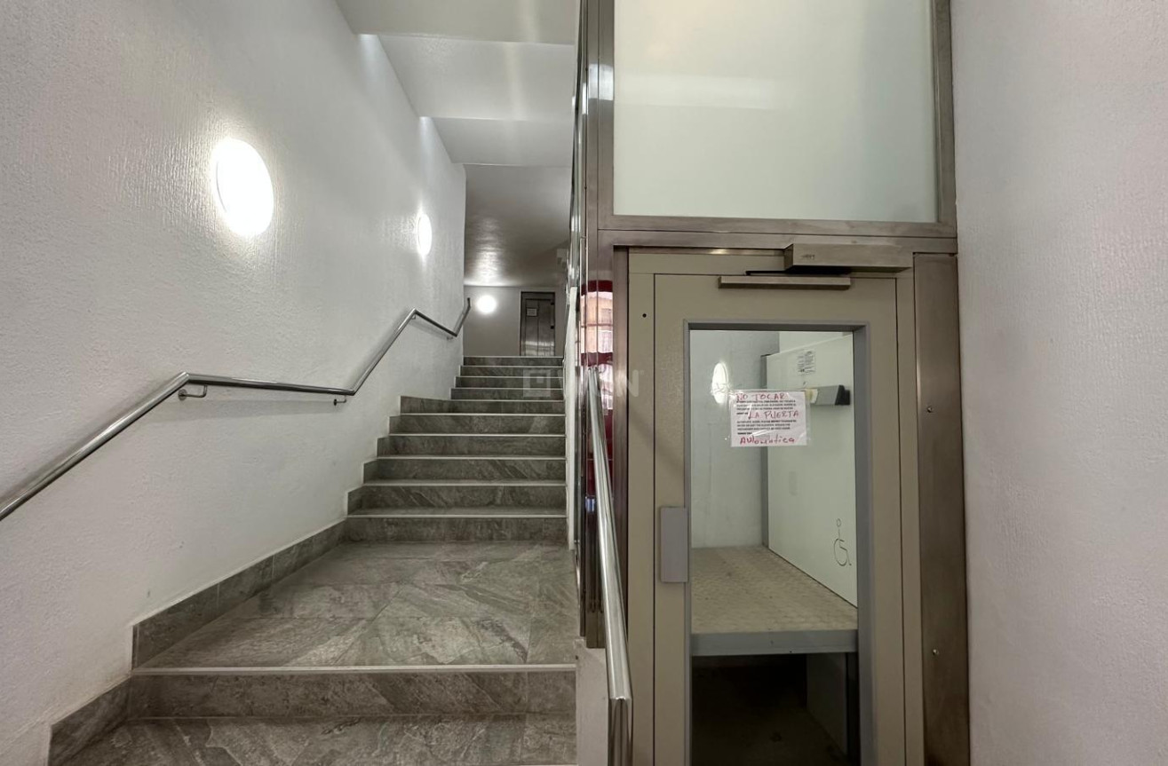 Resale - Apartment / flat - Torrevieja - Playa del Cura