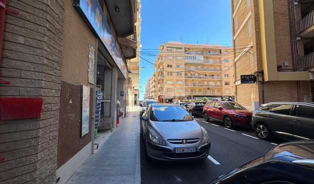 Resale - Apartment / flat - Torrevieja - Playa del Cura
