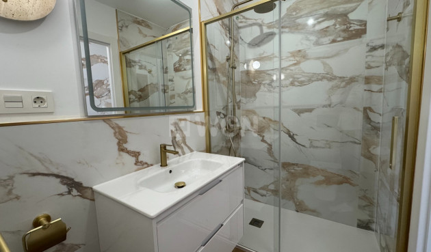 Resale - Apartment / flat - Torrevieja - Costa Blanca