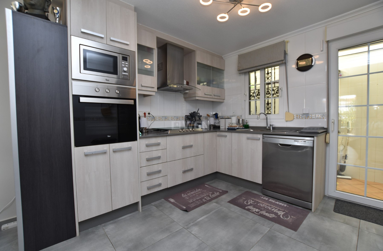 Resale - Villa - Orihuela Costa - Costa Blanca