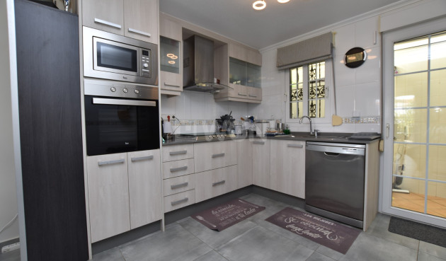 Resale - Villa - Orihuela Costa - Costa Blanca