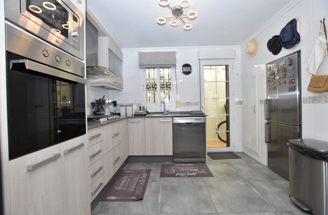 Resale - Villa - Orihuela Costa - Costa Blanca