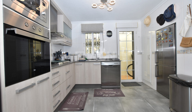 Resale - Villa - Orihuela Costa - Costa Blanca