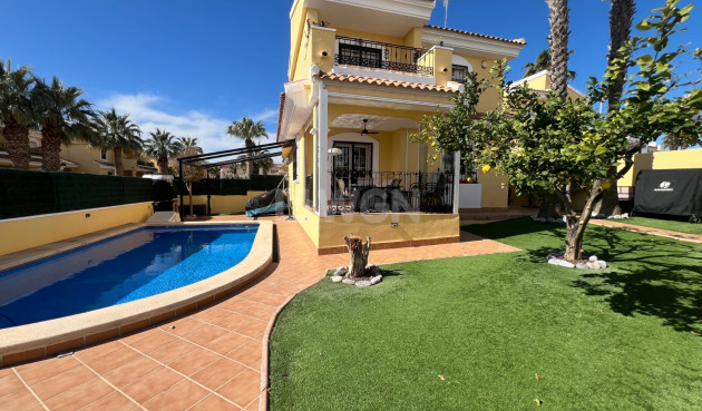 Resale - Villa - Orihuela Costa - Costa Blanca