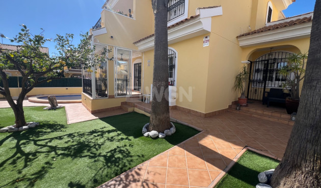 Resale - Villa - Orihuela Costa - Costa Blanca