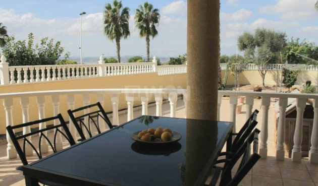 Resale - Villa - Torrevieja - La Siesta - El Salado - Torreta