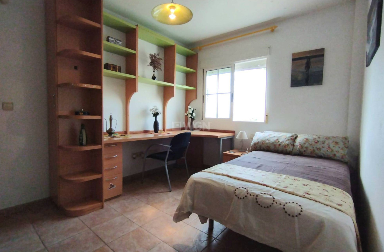 Resale - Villa - Torrevieja - La Siesta - El Salado - Torreta