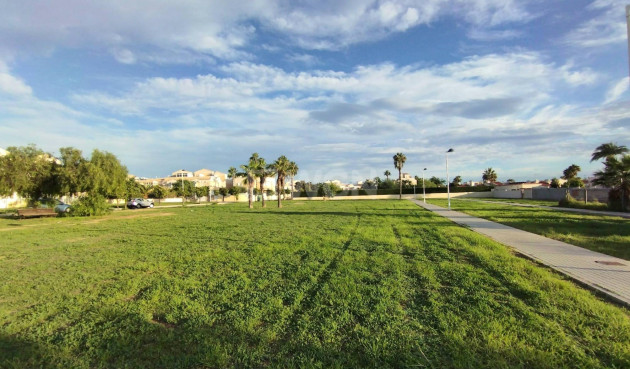 Resale - Villa - Torrevieja - La Siesta - El Salado - Torreta